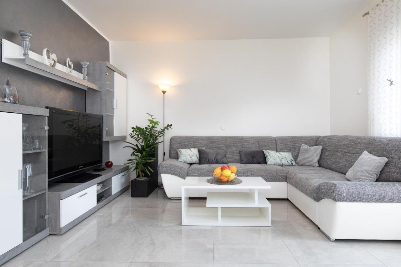 Villa Nina Baska Bagian luar foto